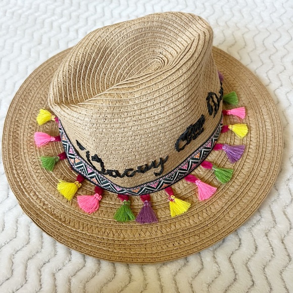 Betsey Johnson Accessories - Betsey Johnson “Vacay All Day” Beach Hat